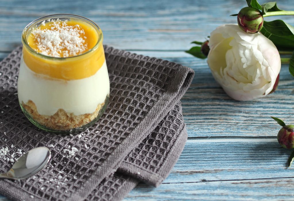 Fruchtiges Mango-Dessert im Glas - unglaublich lecker